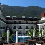 Beach Club 3*