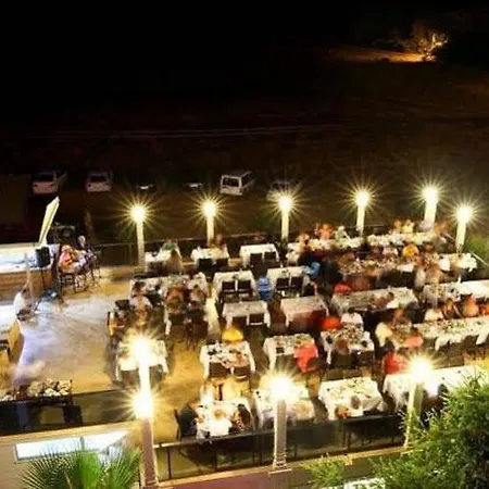 Beach Club Отель Адрасан