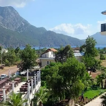 Отель Beach Club Адрасан