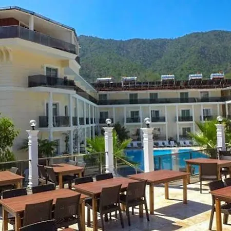 Отель Beach Club