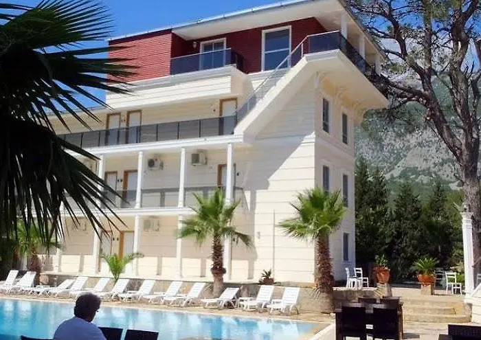 Beach Club Hotell 3*