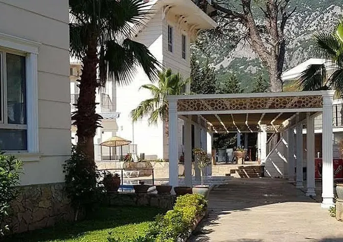 Beach Club Hotell 3*